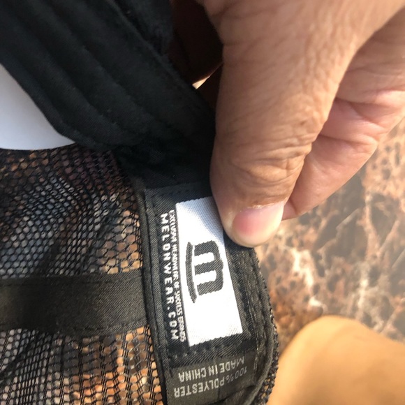 Melonwear Seattle Mariners 'Alaska Airline" Black Rainbow Snap Back Ball Cap - Picture 11 of 12